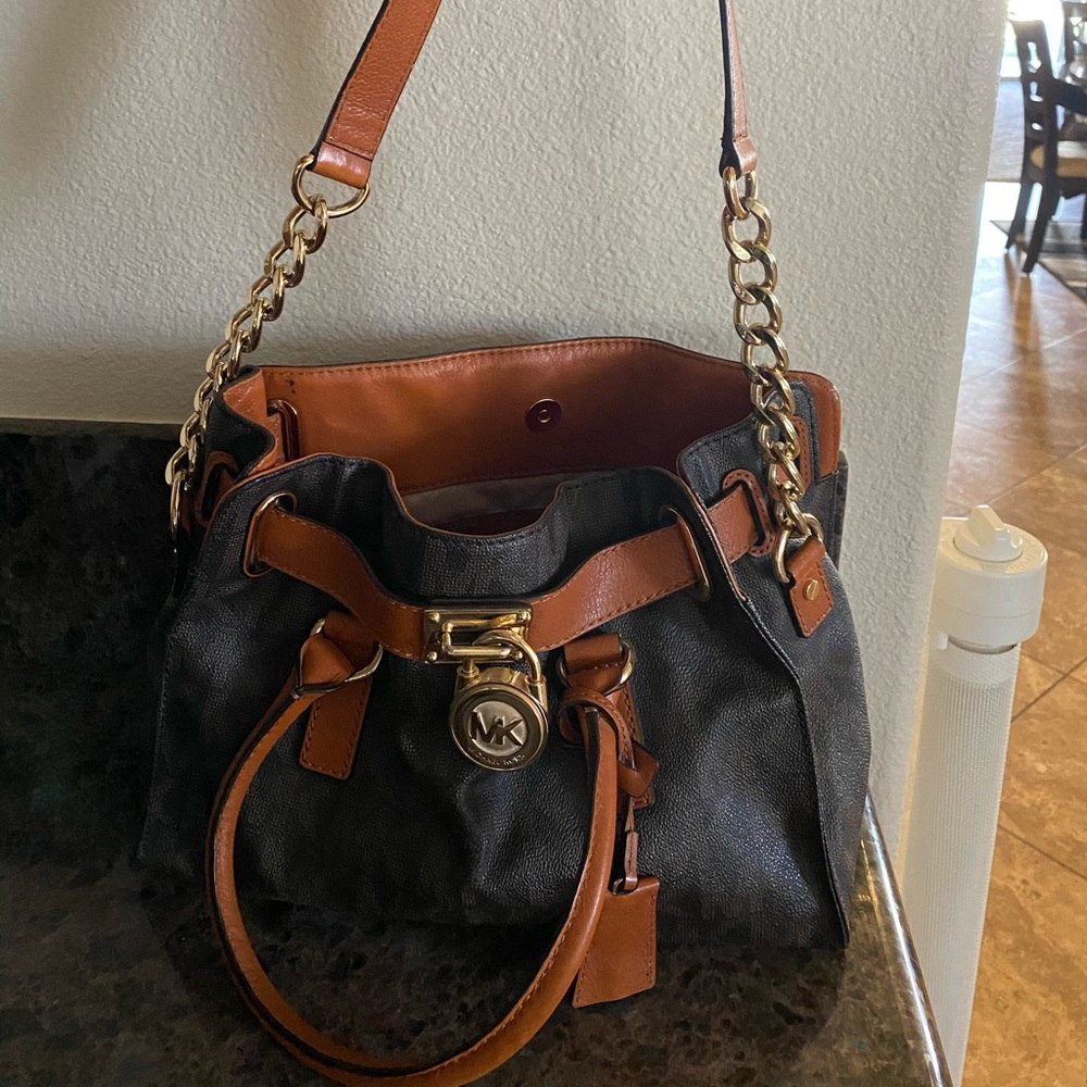 Michael Kors Hamilton Tote - Picture 2 of 9